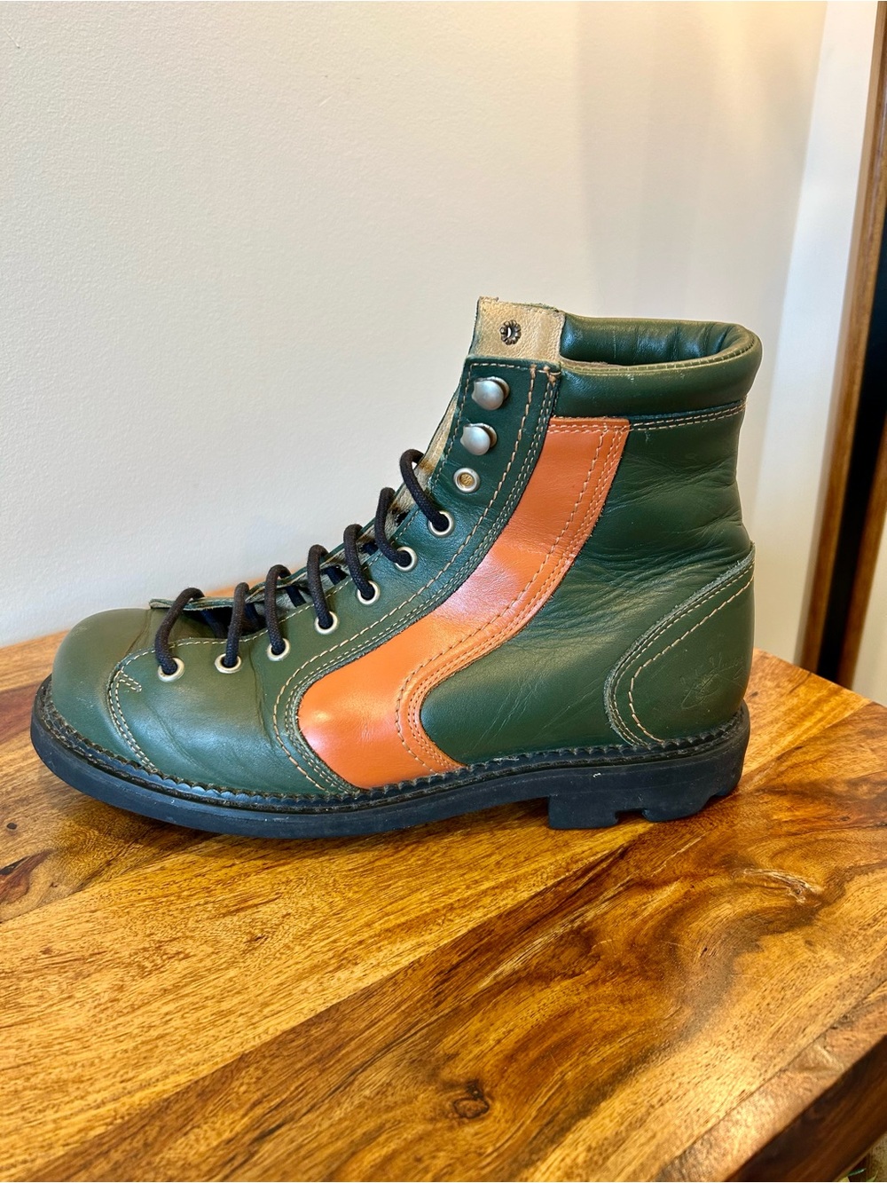 Unisex 7.5M / 9.5F Fluvog Racer Boot - Green and Orange Leather Punk
